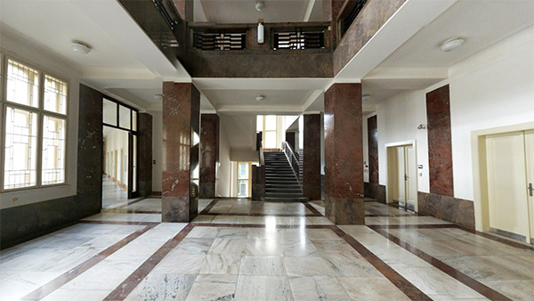 Reprezentativn&iacute; vstupn&iacute; hala