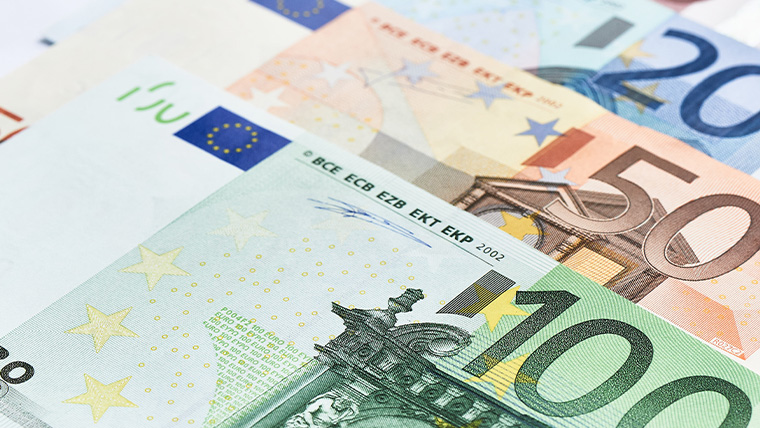 Czechia gets EIB Group financing of close to €2 billion in 2025 for railways, power grids, businesses and housing